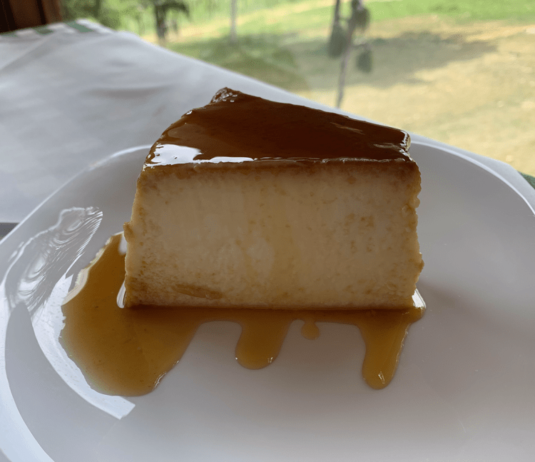 Pudim tradicional de leite condensado